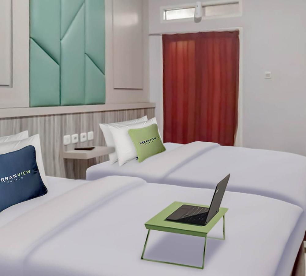Urbanview Hotel Bagoes Sintang By Reddoorz Exterior foto